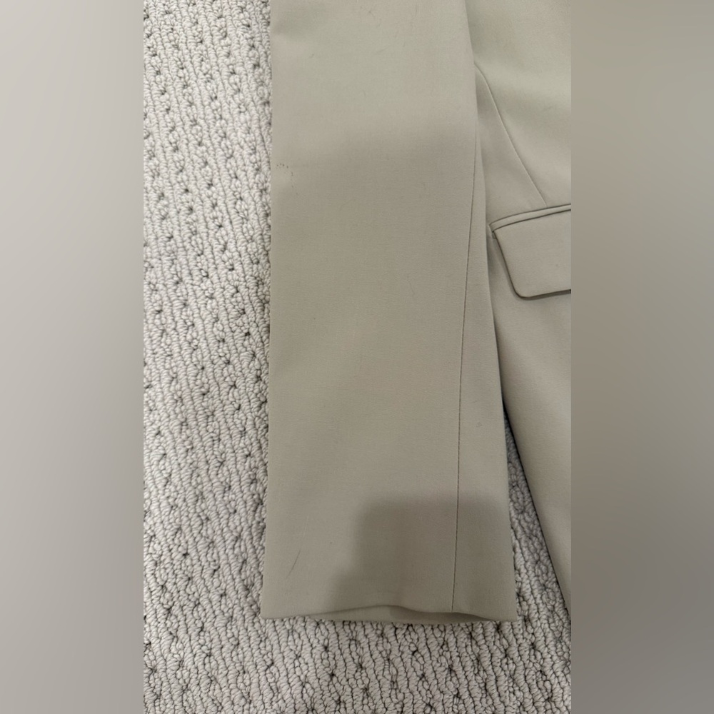 Djerf Avenue Essential Blazer Greige in Small - Picture 6 of 11